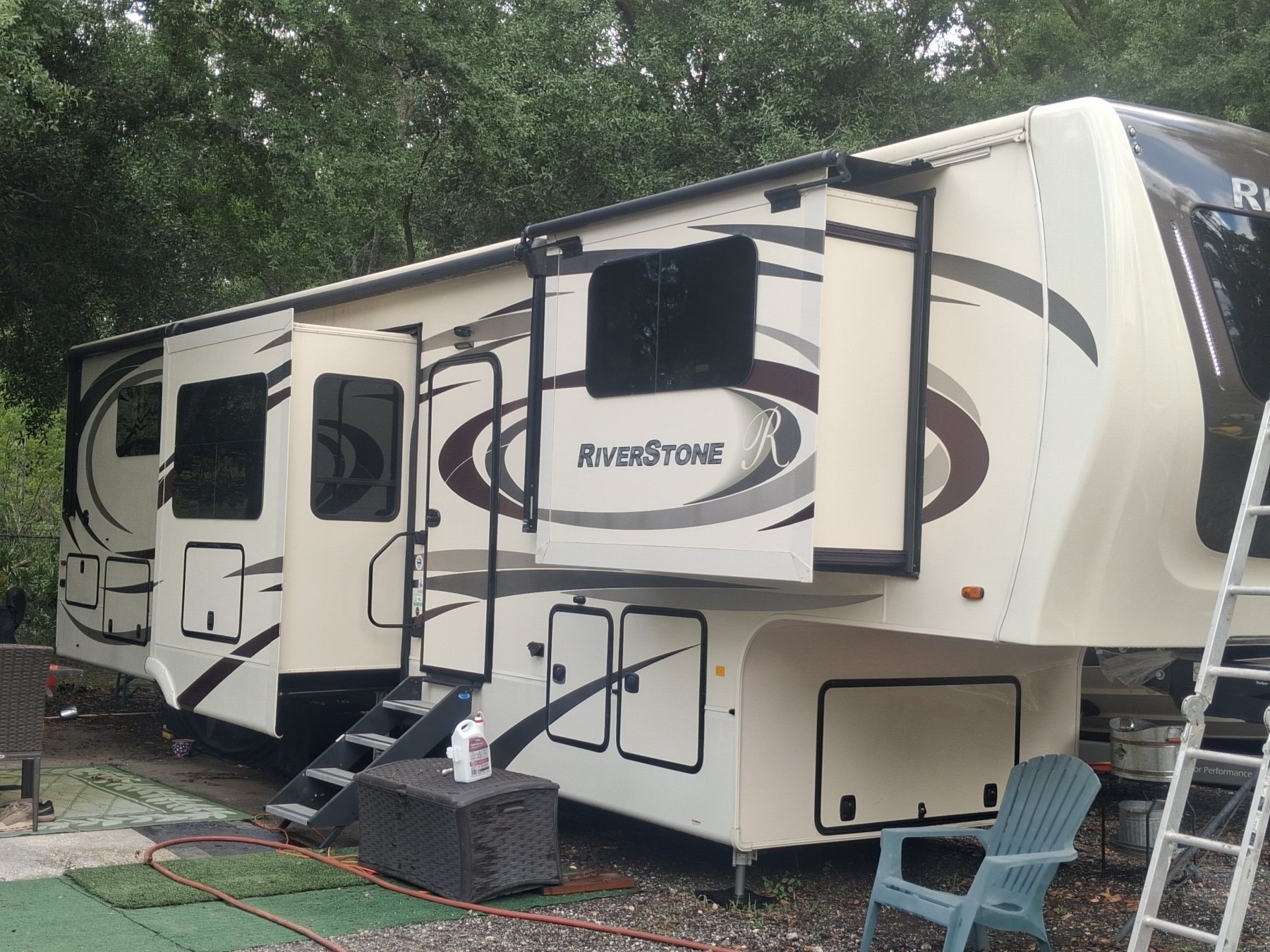 After photo for RV Wash and Wax